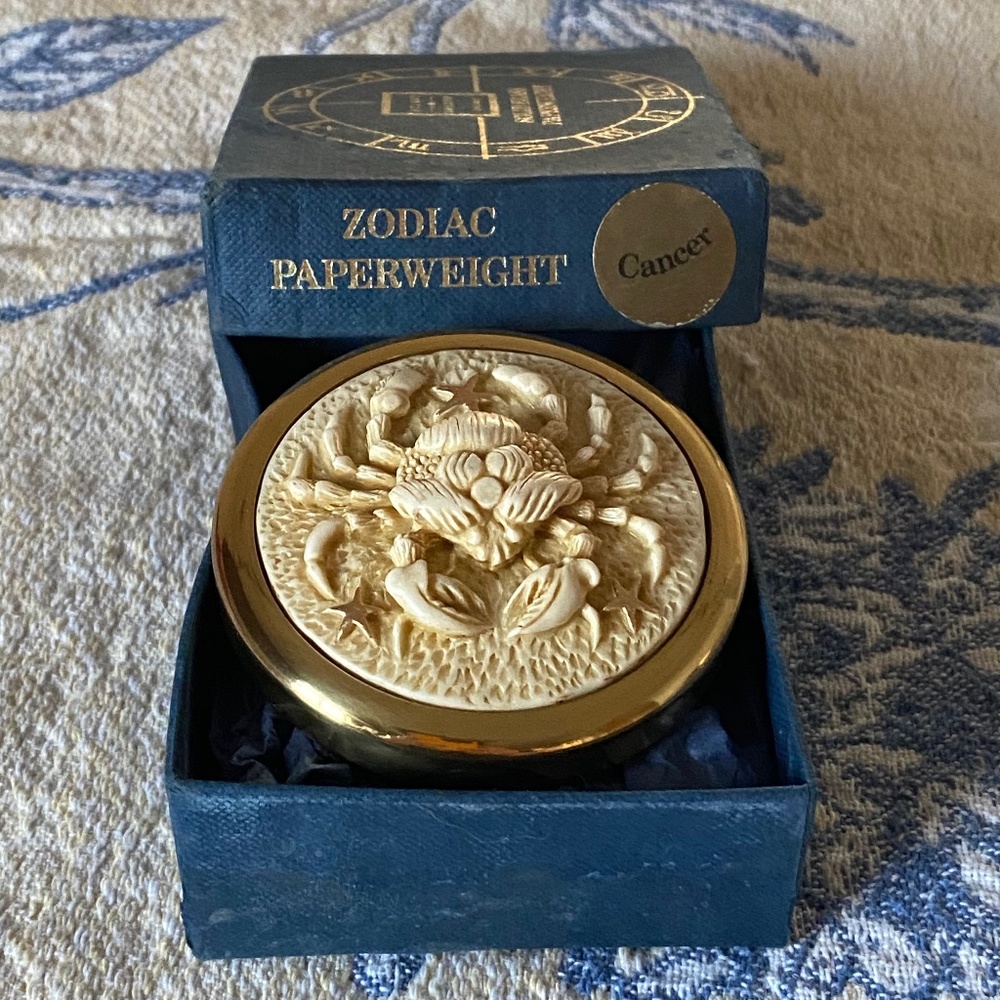 Stuart Houghton I Zodiac Paperweight I Cancer